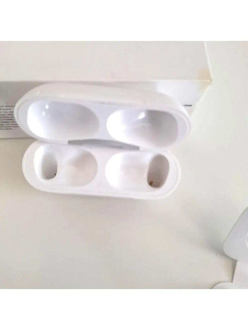 Used Apple AirPods Pro 1st Gen Charging Case New Tips A2190 - Slight Issue